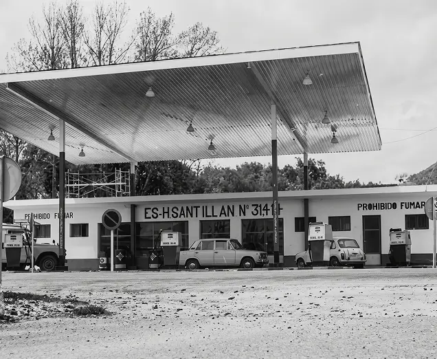 Estación de servicio en los años 70